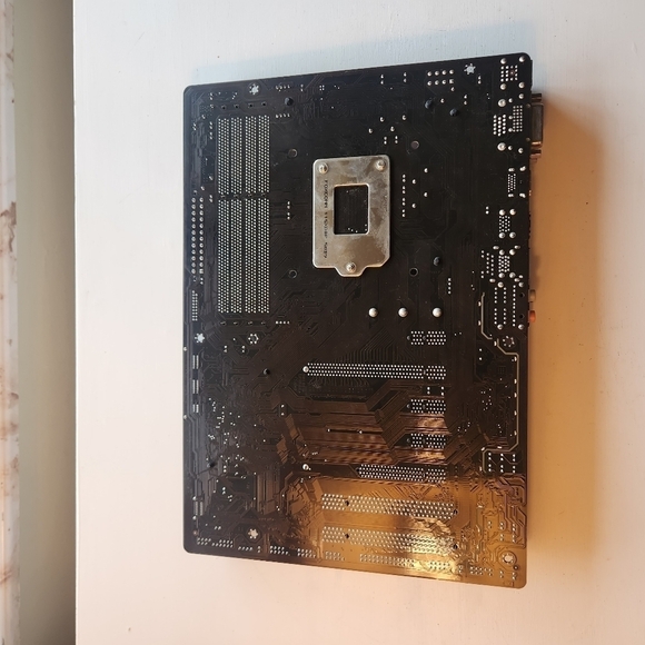 Gigabyte GA-Z97X-SLI-ATX - Picture 2 of 4